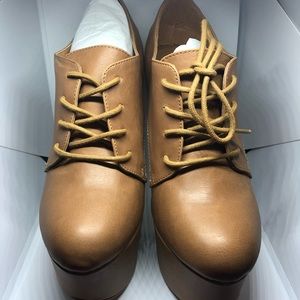 Madison by ShoeDazzle Platform Oxford Heels sz 8